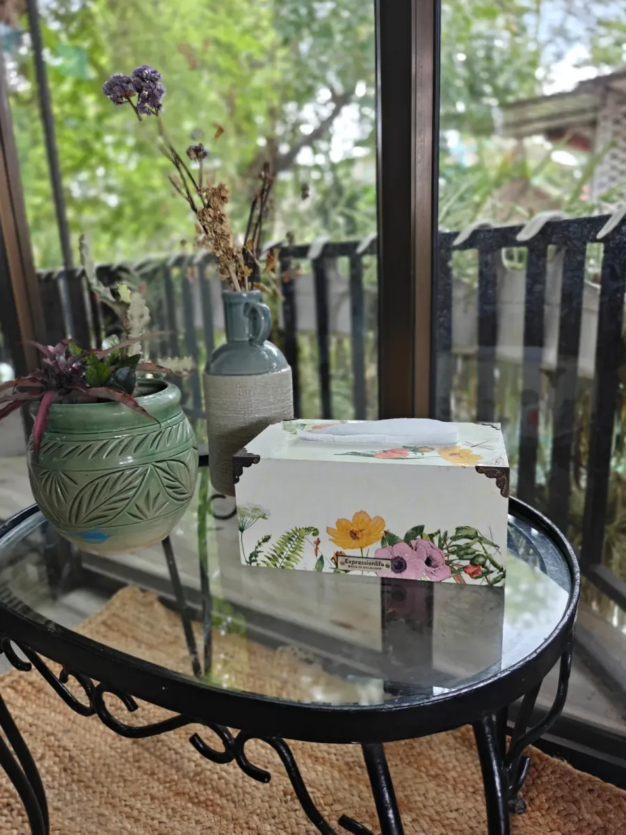 DECOUPAGE ART TISSUE NAPKIN HOLDER (SPRING)